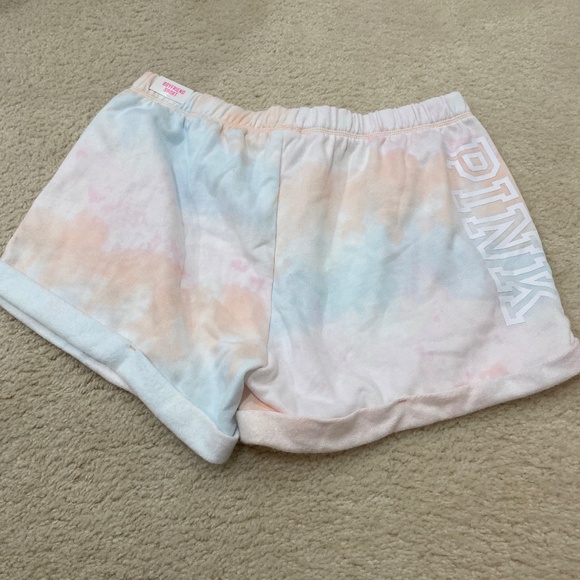 NWT VS Pink Tie Dye Boyfriend Shorts Large - Picture 2 of 4